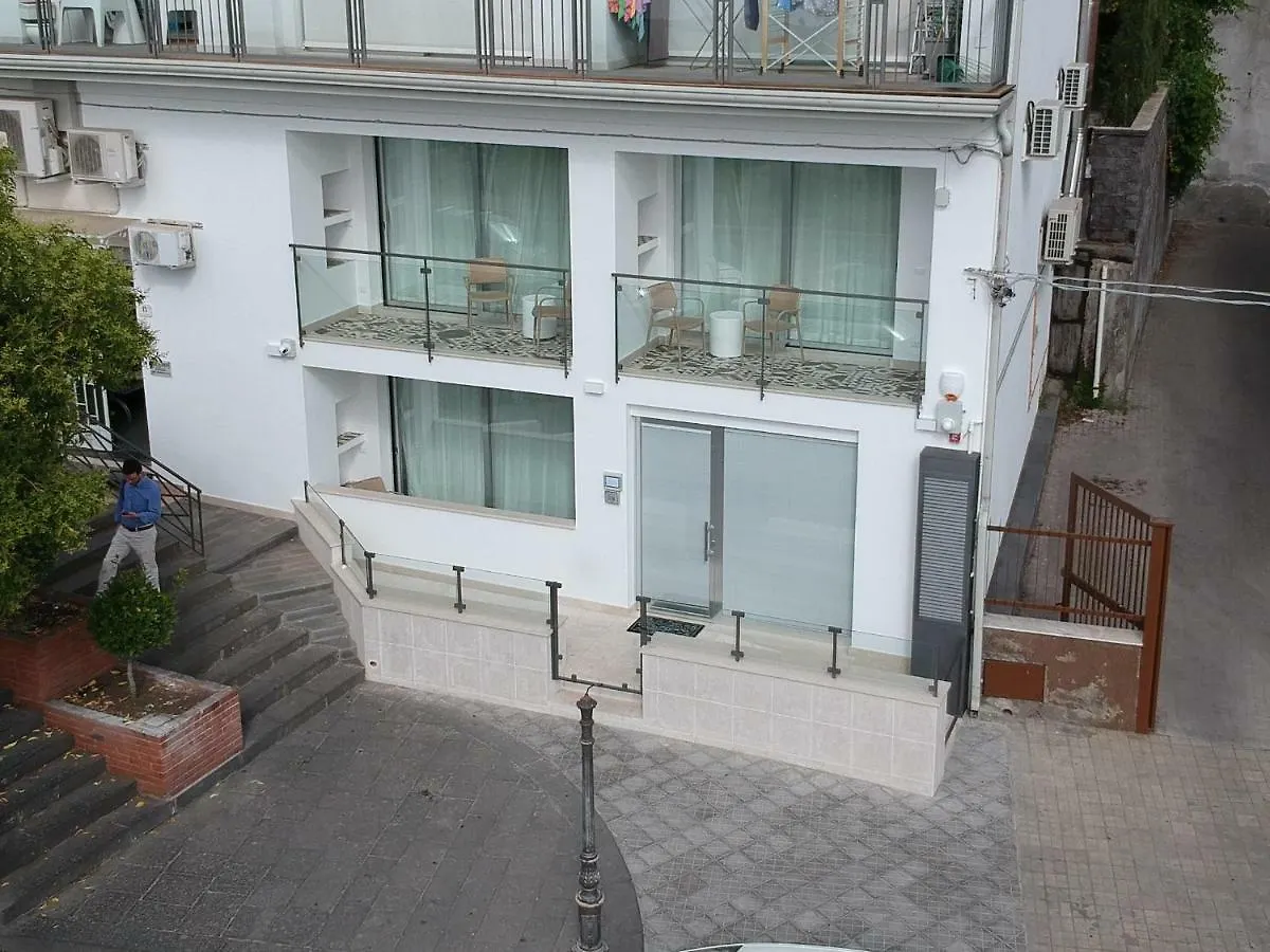 Seasily - B&B Yourself Zafferana Etnea Bed & Breakfast